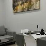 아파트 Milas House